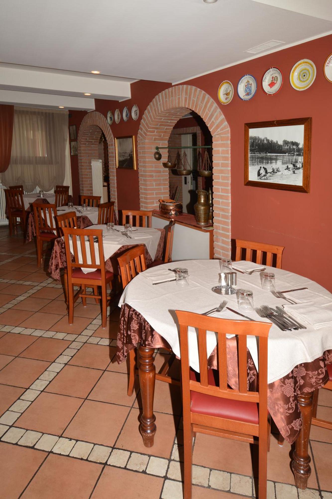 Albergo Cavallucci Sermide Exterior foto